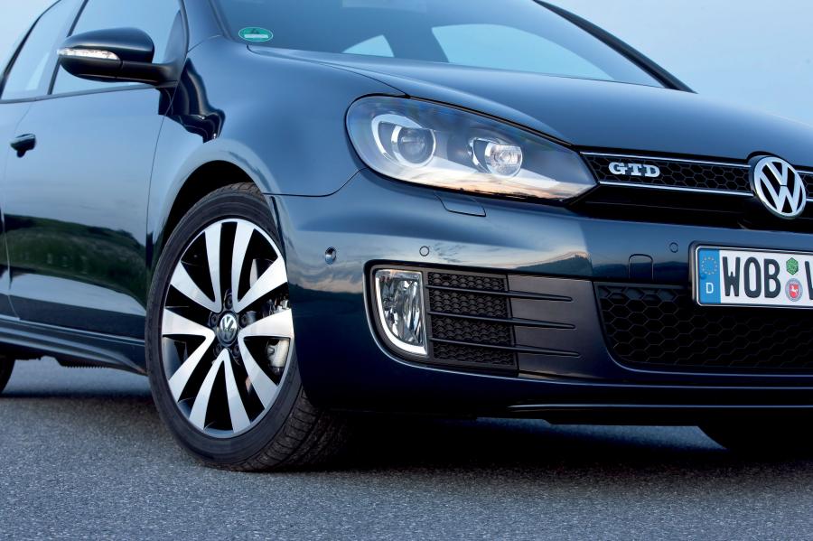  Volkswagen Golf GTD 2011 года  (фото 8 из 35)